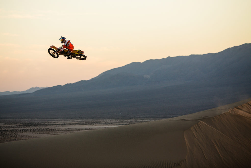 Ronnie Renner flying high in Dumont Dunes - USA