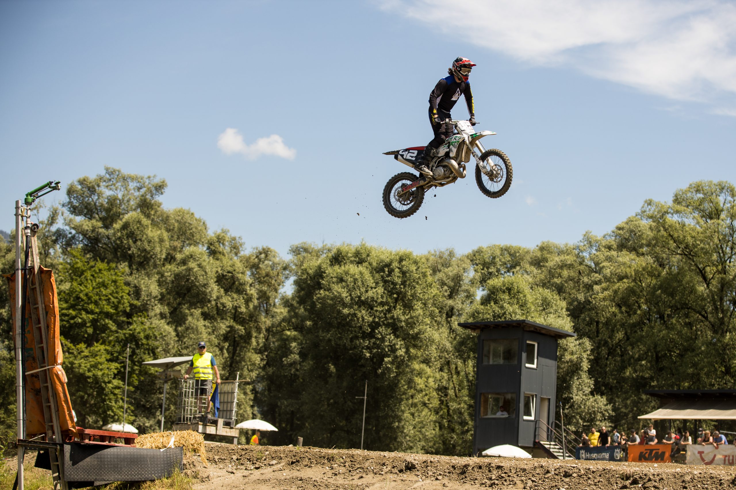 Richi Kreidl flying high on his home track in Kundl